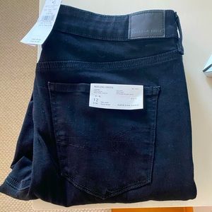 *NWOT* American Eagle black jeggings - mid rise size 31 X-Long.